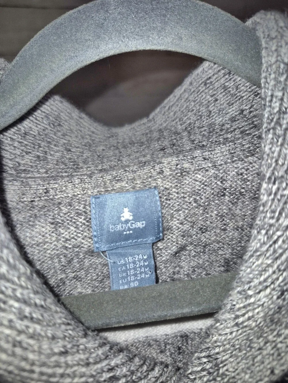 GAP gray white