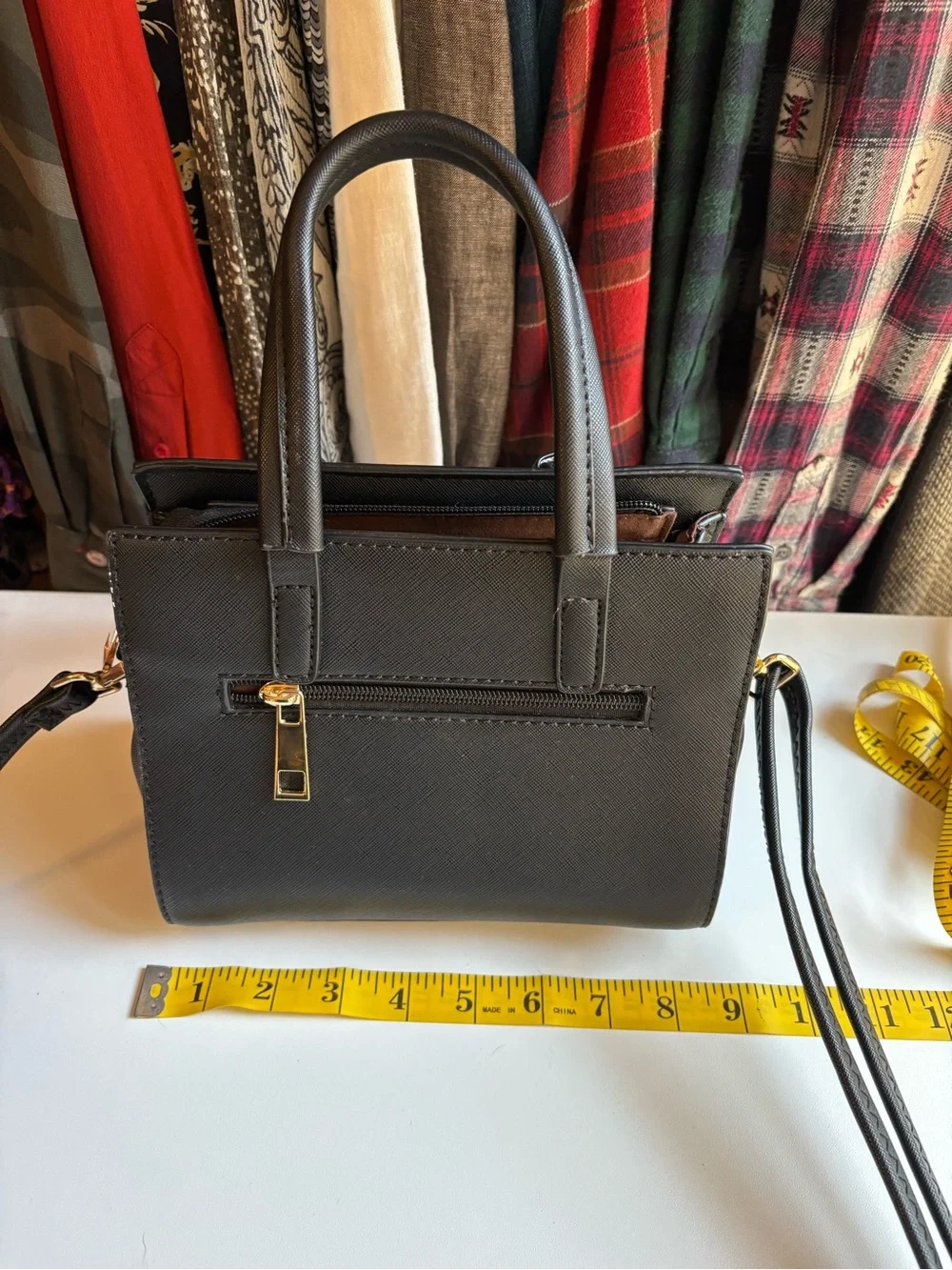 kate spade handles perforated versatile