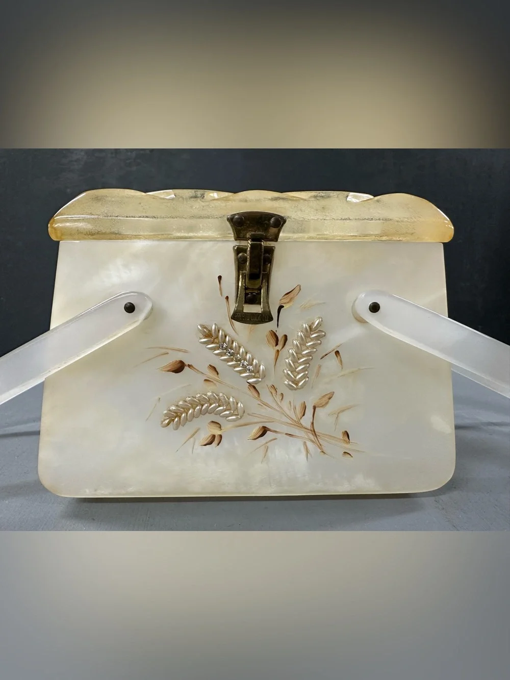 N/A elegant ivory