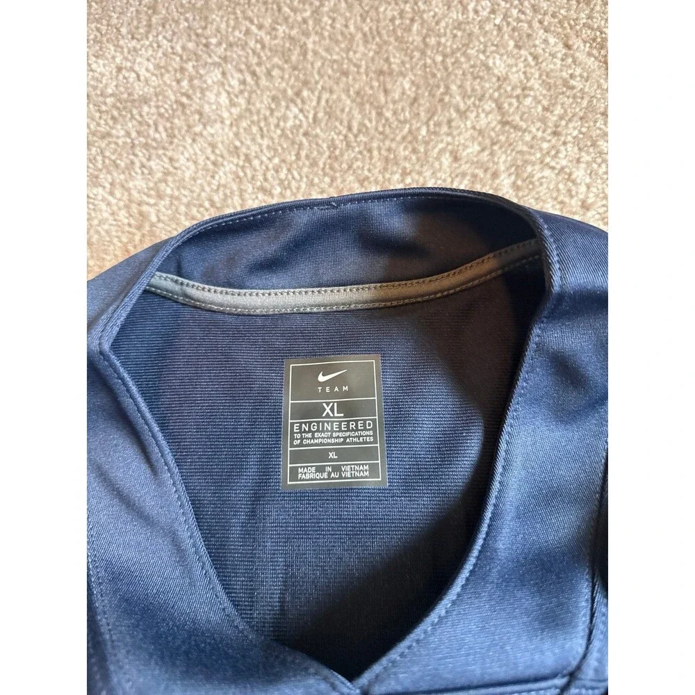 Nike tags jersey