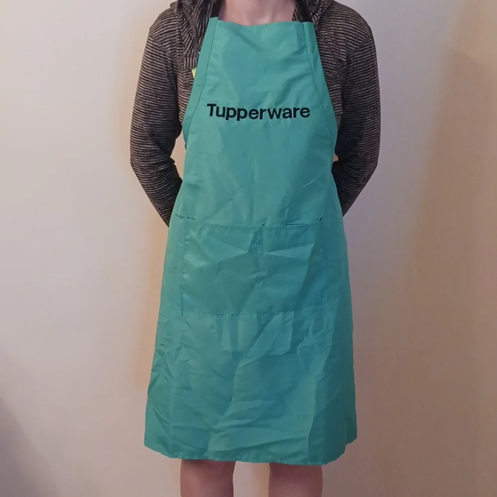 Tupperware nylon apron with pockets fully adjustable Costume