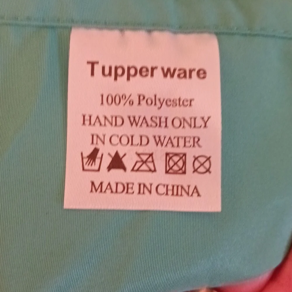 Tupperware apron pockets