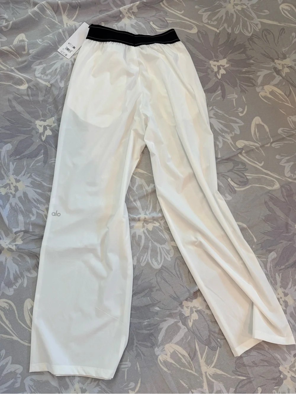 ALO Yoga brand new