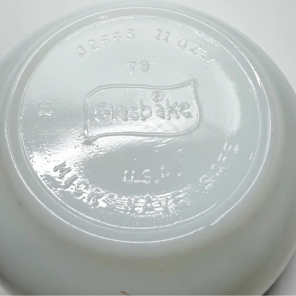 Glasbake vintage milk