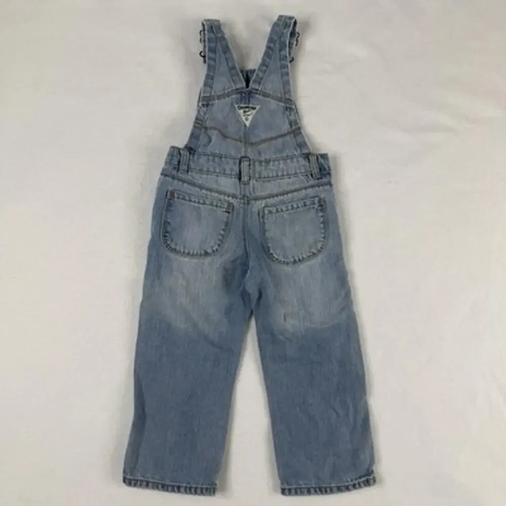 OshKosh Bgosh features mock pocket
