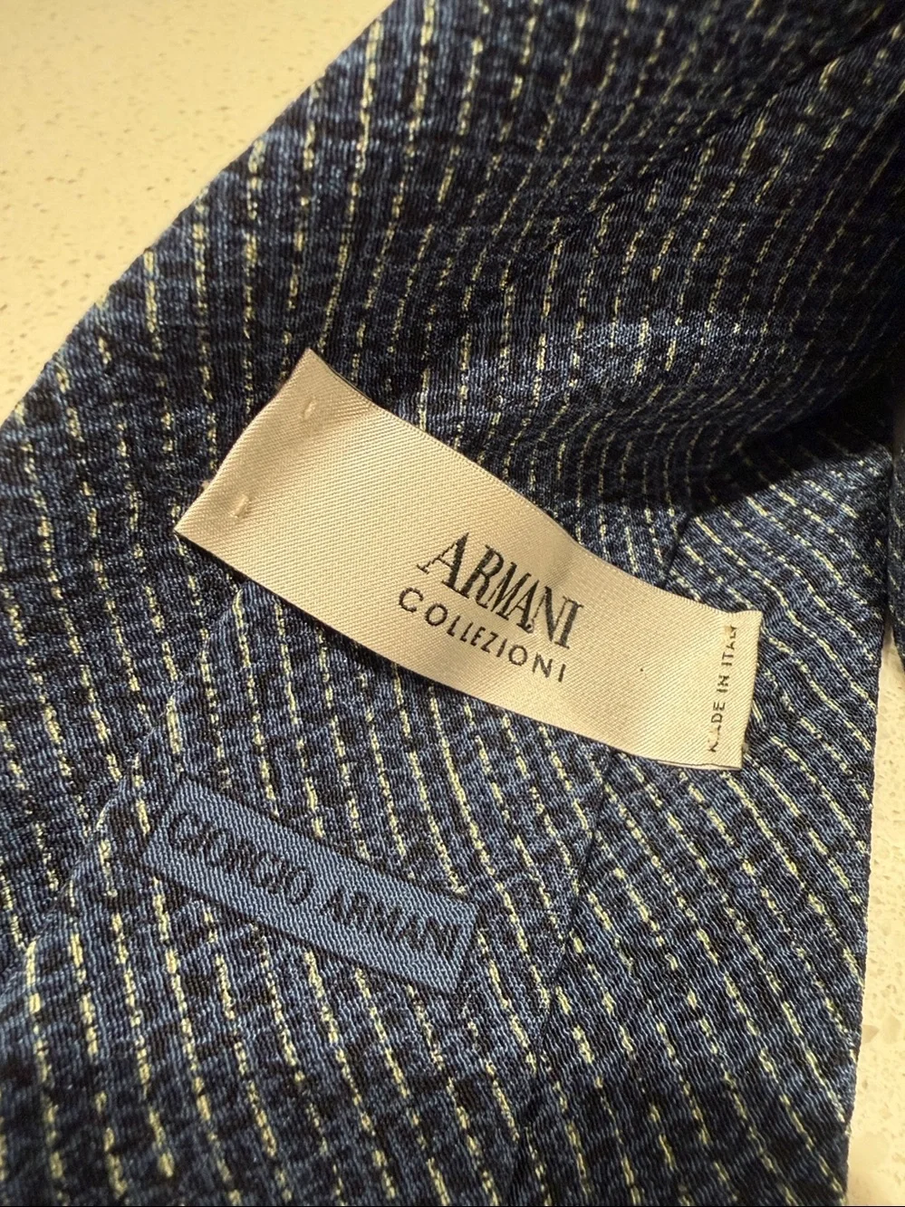 Armani Collezioni elegant navy
