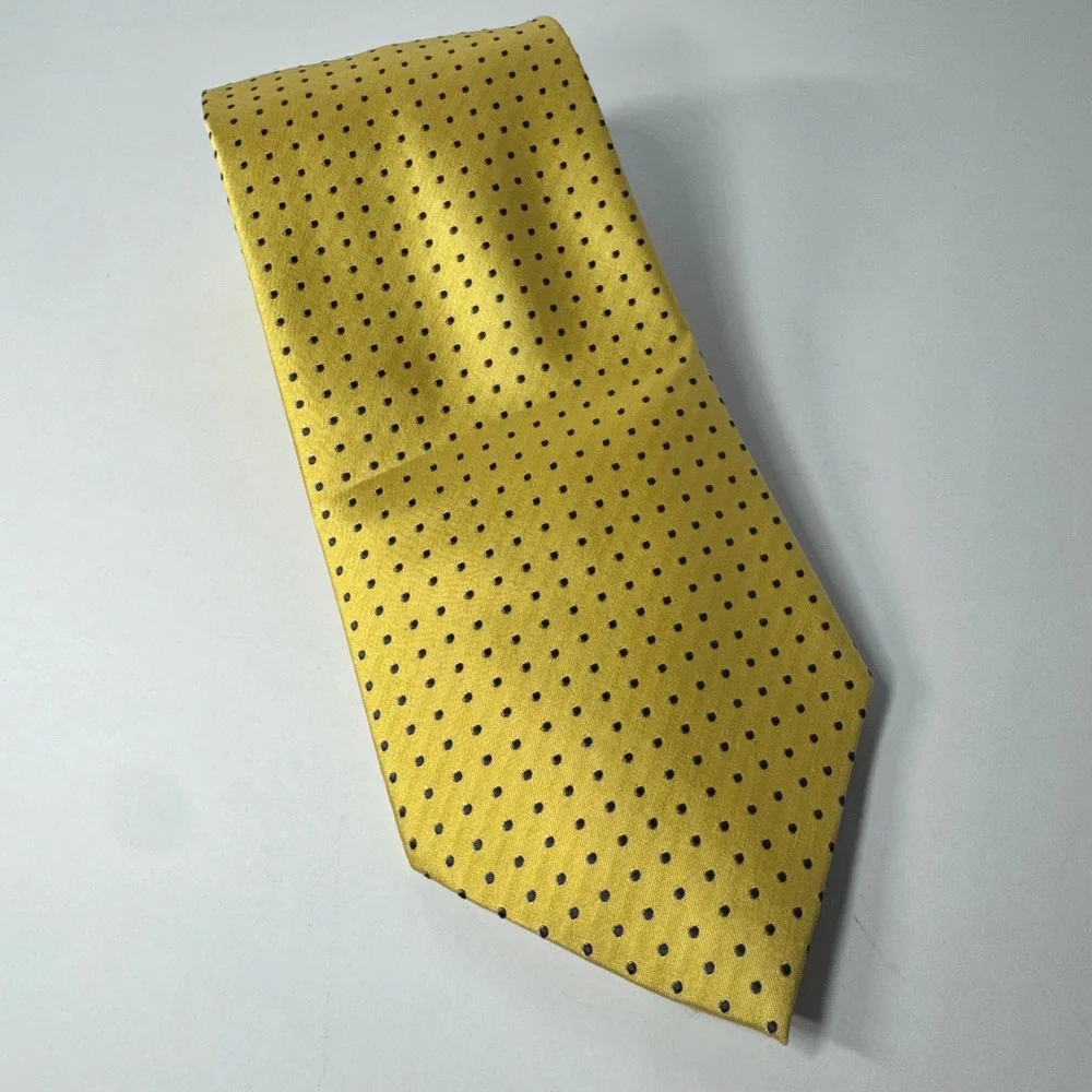 Van Heusen Men's Yellow Silk Polka Dot Necktie Navy‎ Blue Dots Stain Resistant