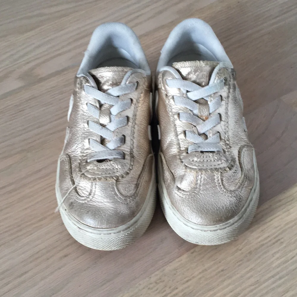 Veja available see
