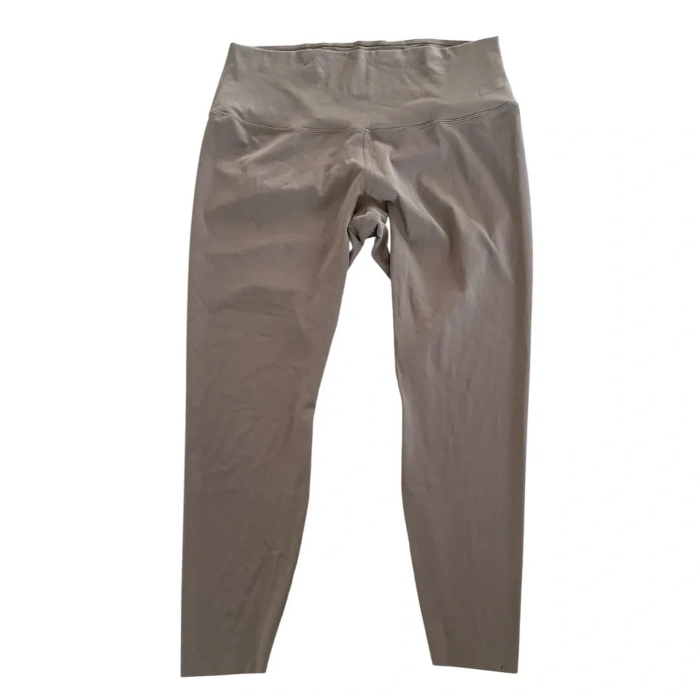 Nike •brand •color