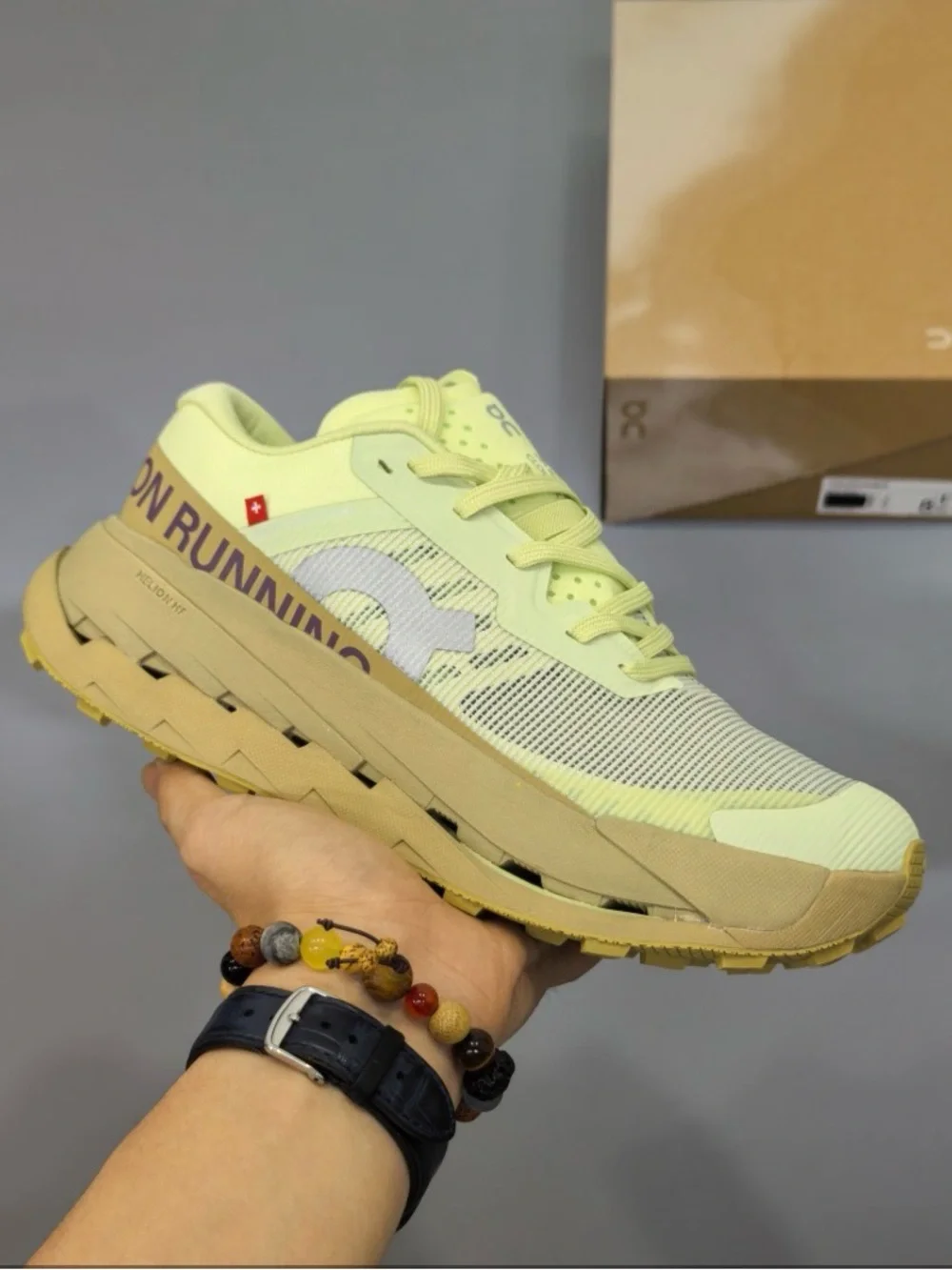 Cloudultra 3 light pale