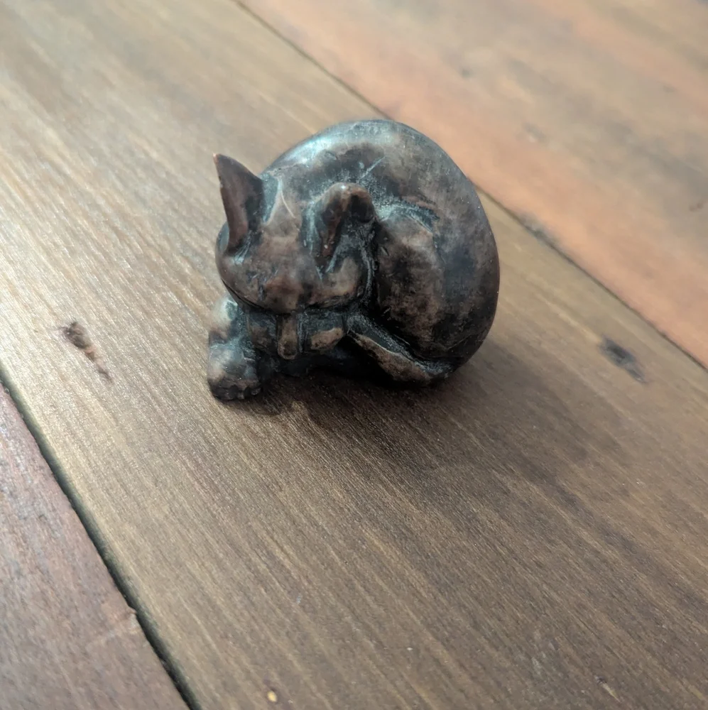 Vintage Stone Carved Curled Up Sleeping Cat Figurine -‎ Copper/Bronze Colored