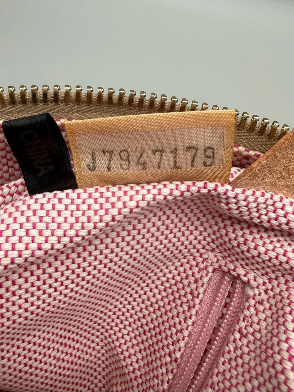 Dooney & Bourke authentic dooney