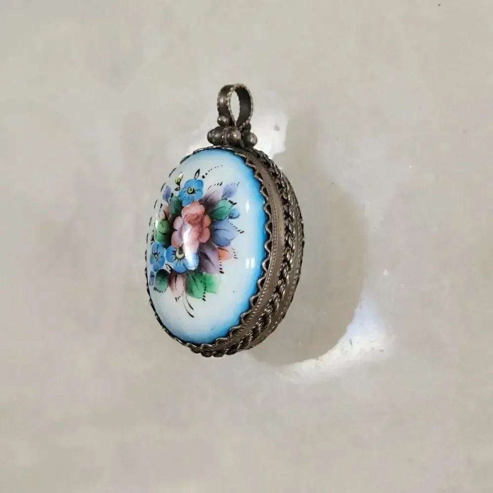 Rozalia Russian by Atoir description vintage