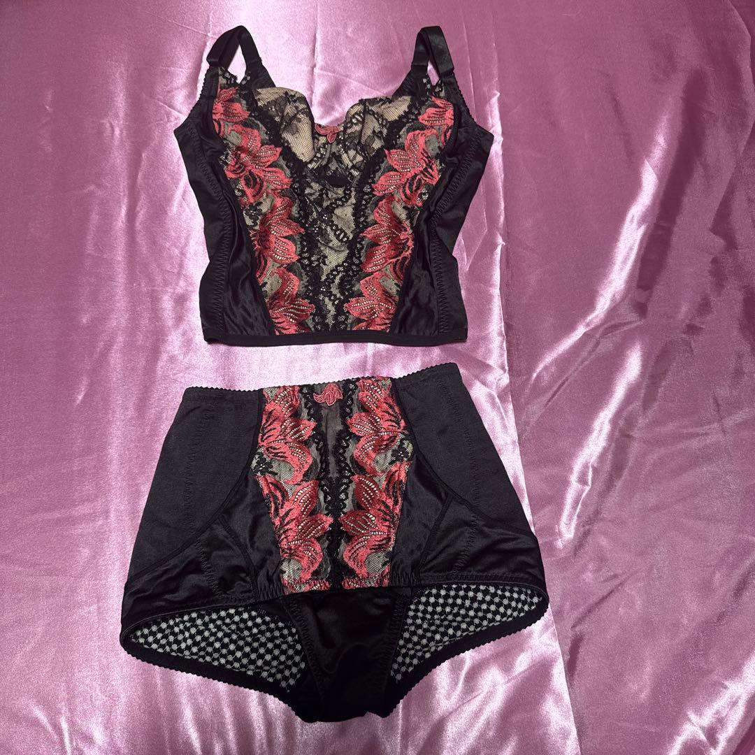 Black and Red Lace Bodysuit C70 M-64