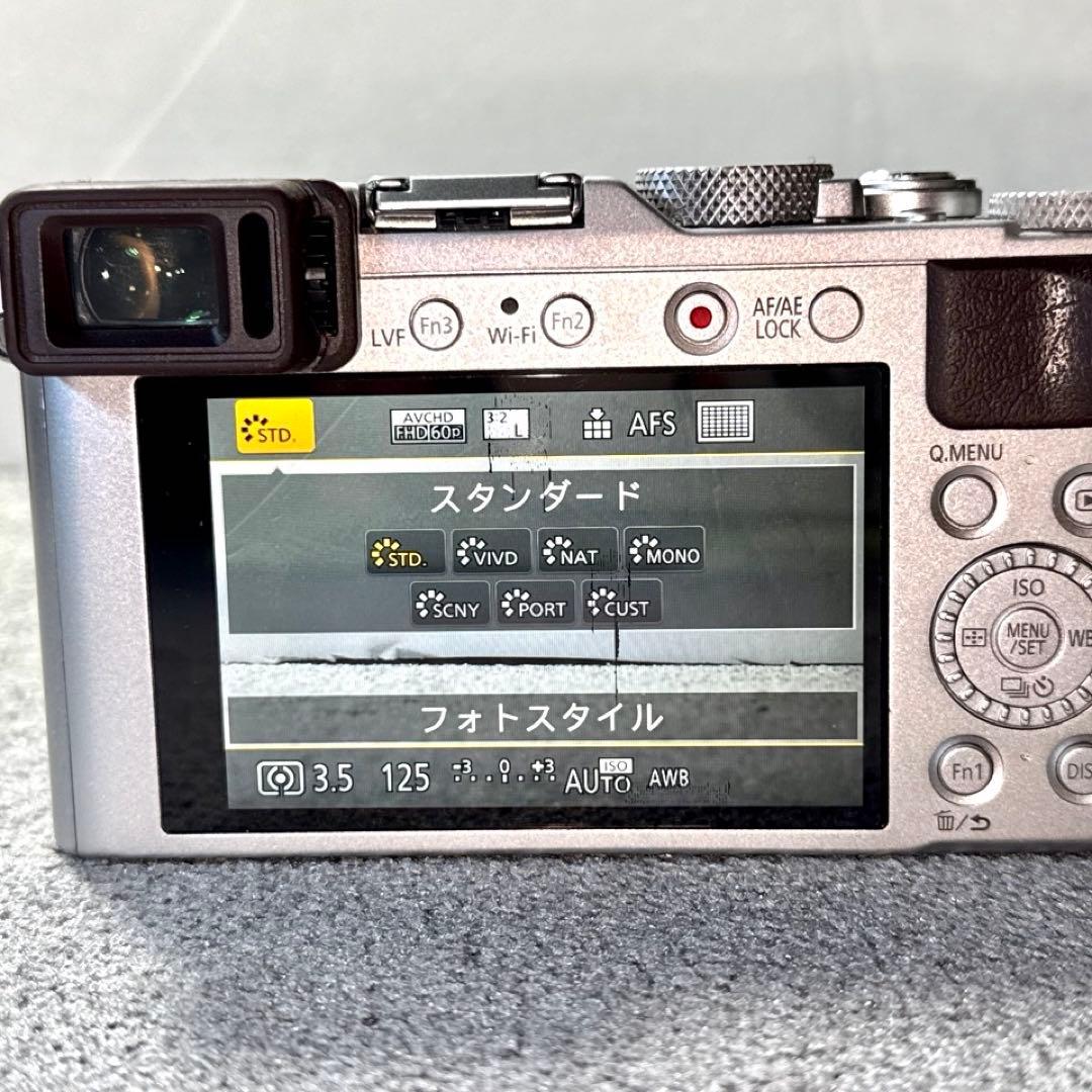 lens camera<br>retro<br>emotional does