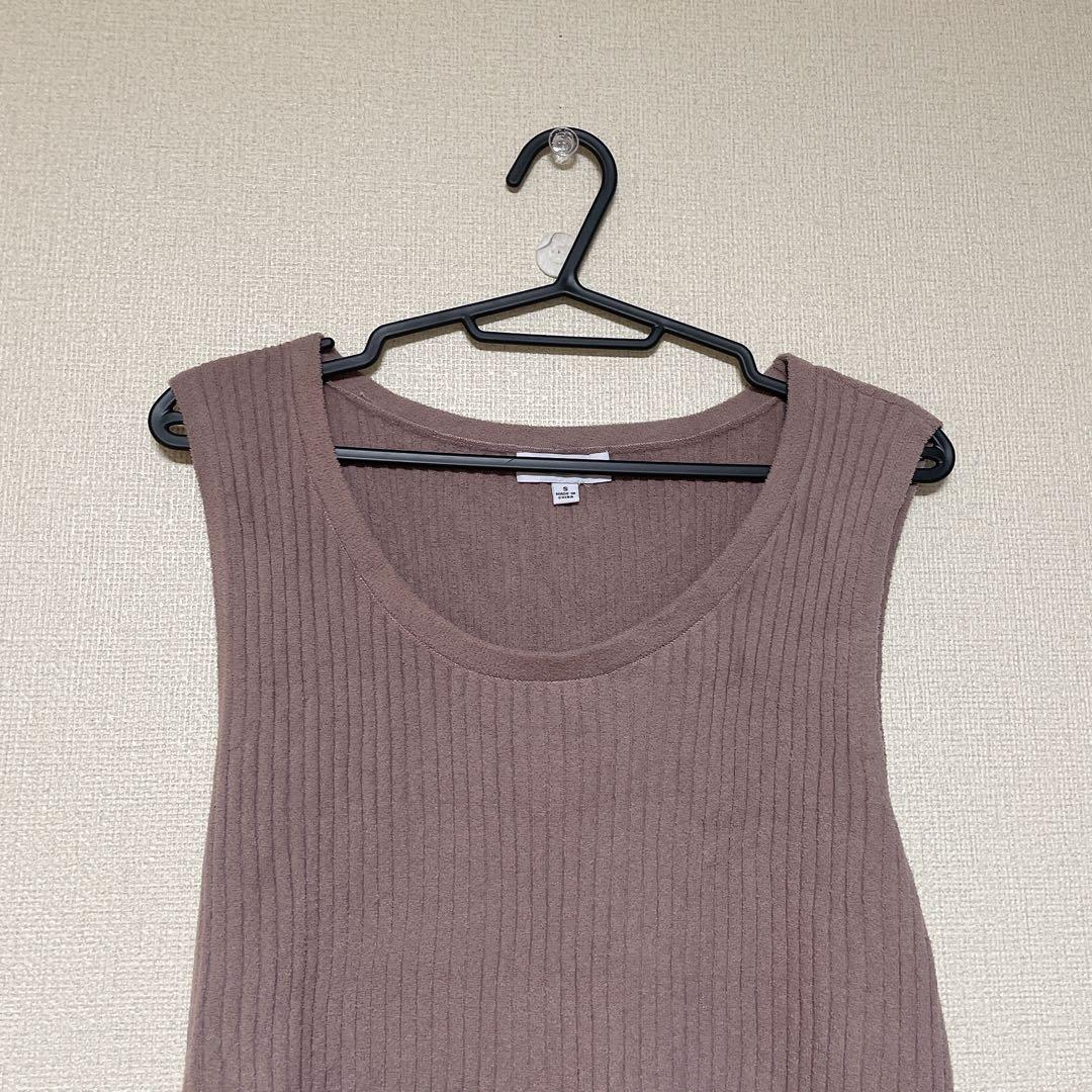 neckline crew