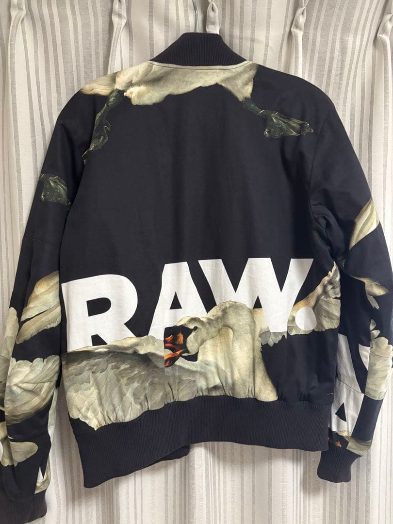 G-STAR RAW

 / 

Size : S div> beautiful iconic