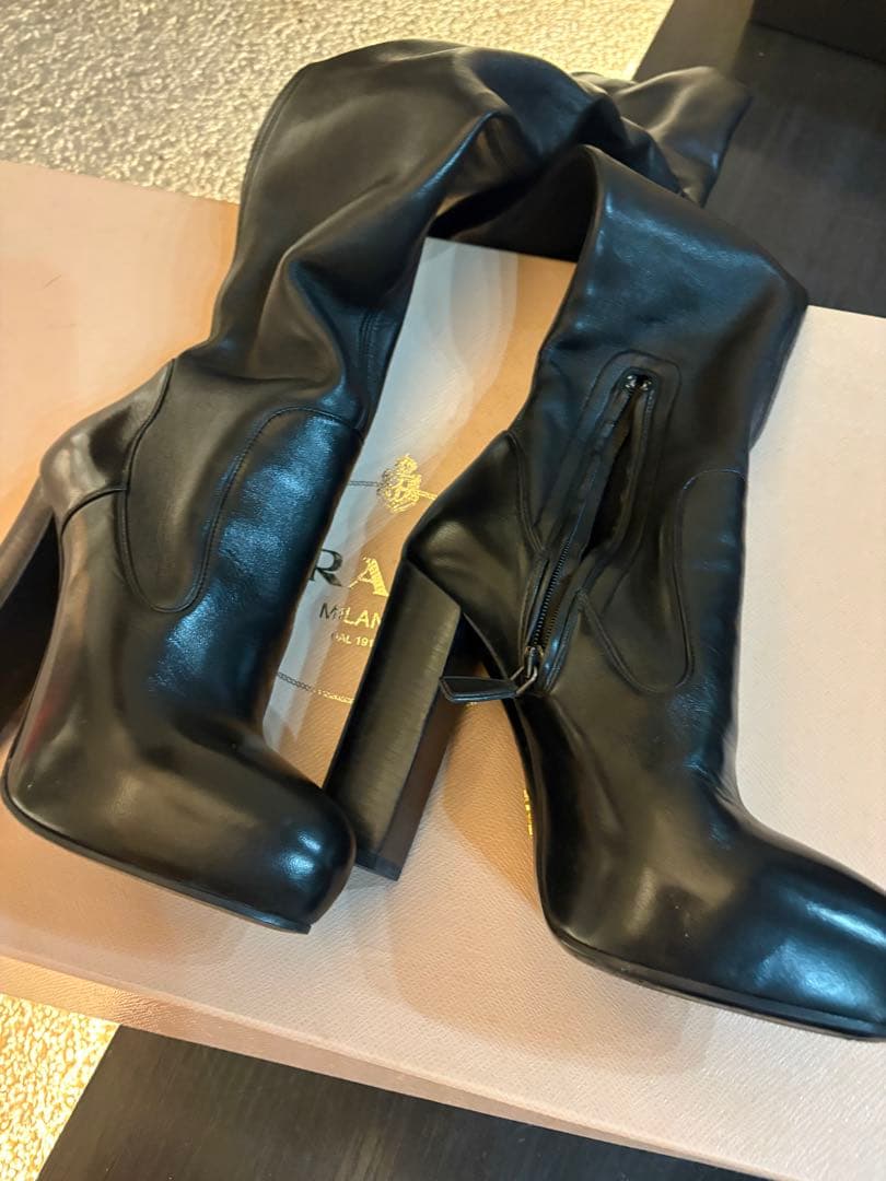 PRADA

 / 

Size : 22.5cm also ankle