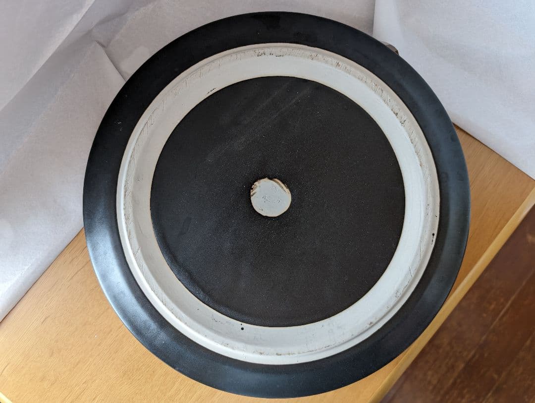2cm diameter vase<br>there