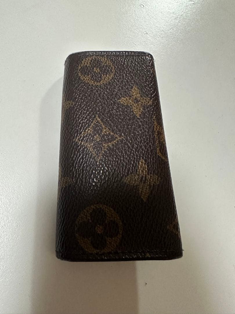 LOUIS VUITTON <div class=gnlqyh
