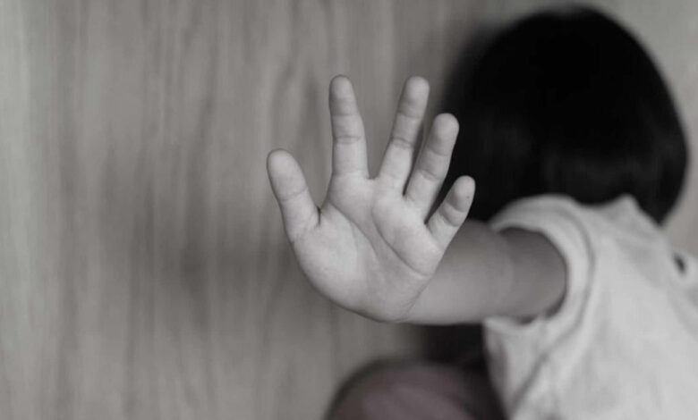 Homem é preso suspeito de violentar a própria filha e filmar a ação