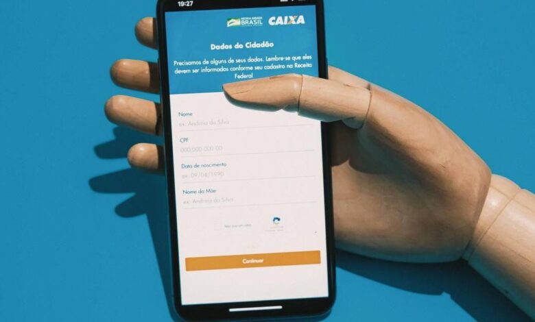 Auxílio emergencial: presidente da Caixa diz procurar soluções para problemas encontrados