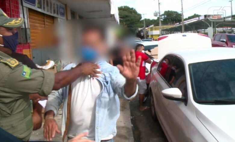 Cinegrafista de afilada da Globo é agredido enquanto filmava lojas abertas