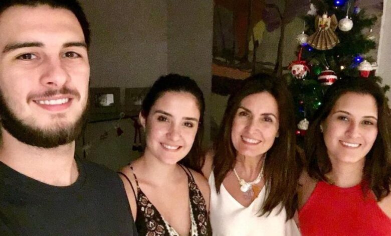 Fátima Bernardes divulga fotos do Dia das Mães ao lado dos filhos e de Túlio Gadêlha