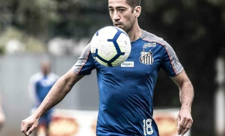 Santos: meia Evandro entra na mira do Athletico Paranaense e pode deixar o peixe