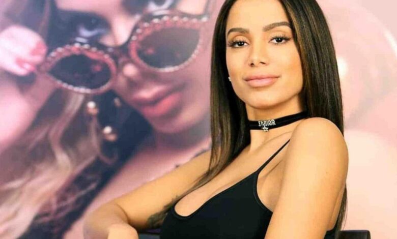 Mãe de Anitta volta a viver no subúrbio do Rio de Janeiro