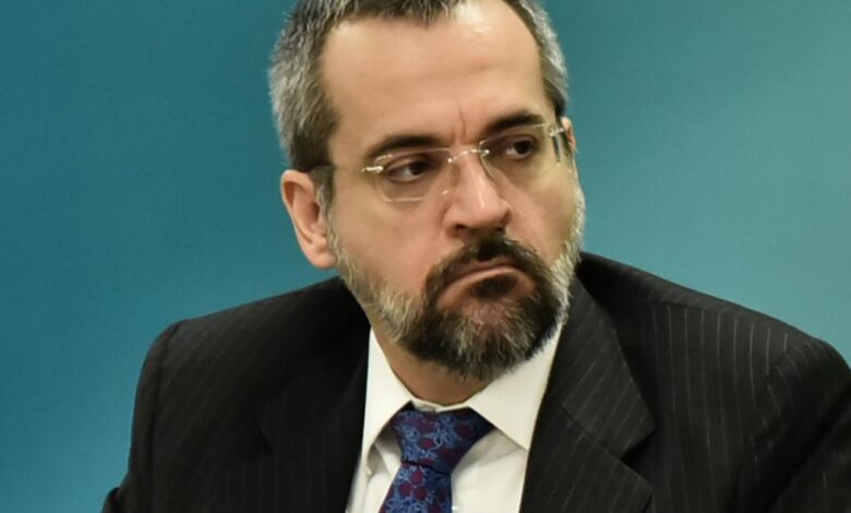 Abraham Weintraub corre risco de responder judicialmente por falas contra o STF