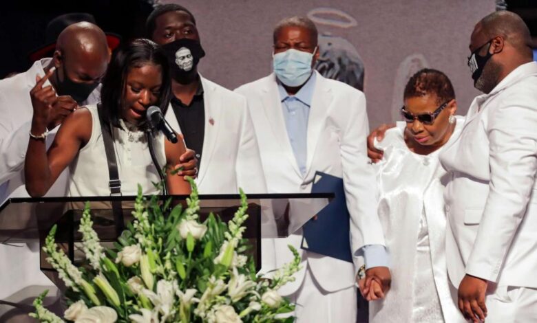Corpo de George Floyd é enterrado em Houston