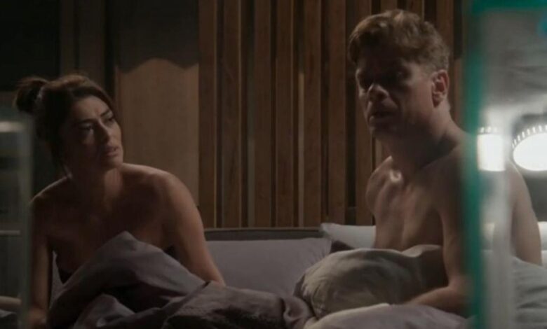 ‘Totalmente Demais’: Arthur falha na hora H e deixa Carolina preocupada com Eliza