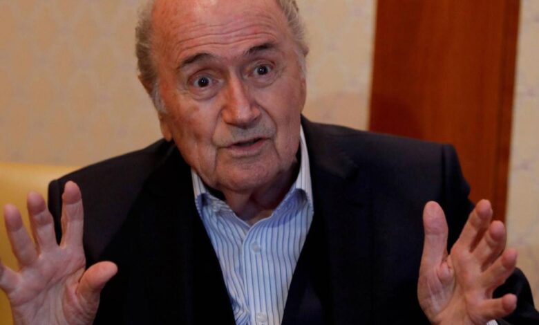 Ex-presidente da Fifa, Joseph Blatter, é investigado por repasse milionário a federação