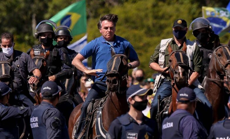 Bolsonaro diz que tomará ‘medidas legais’ contra ‘abusos’ de outros poderes