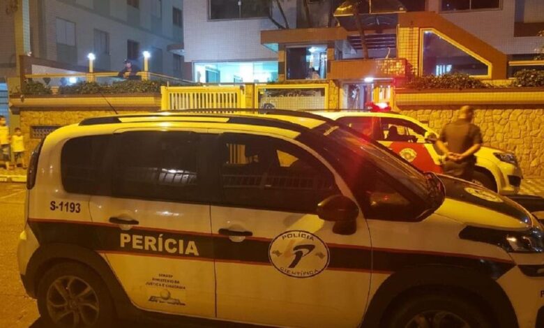 Mulher joga recém-nascido do segundo andar de prédio após dar à luz em casa em SP