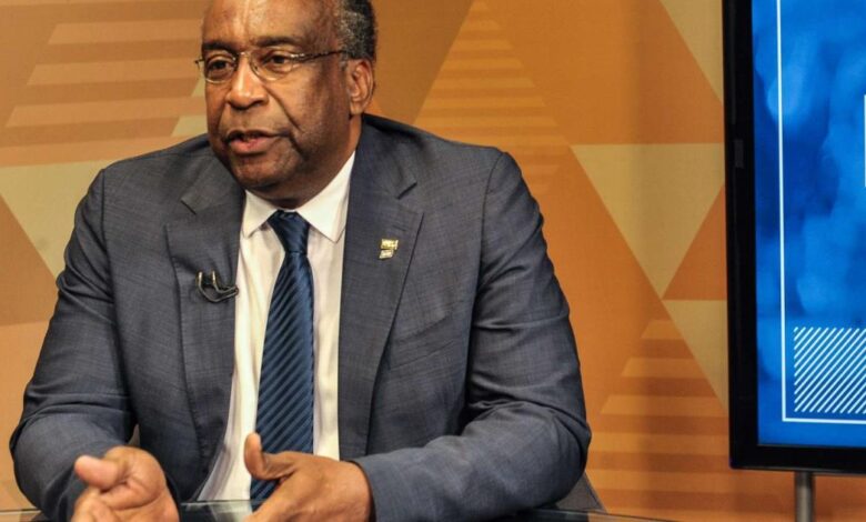 Carlos Decotelli além de mentir sobre doutorado, também teve tese reprovada, diz reitor