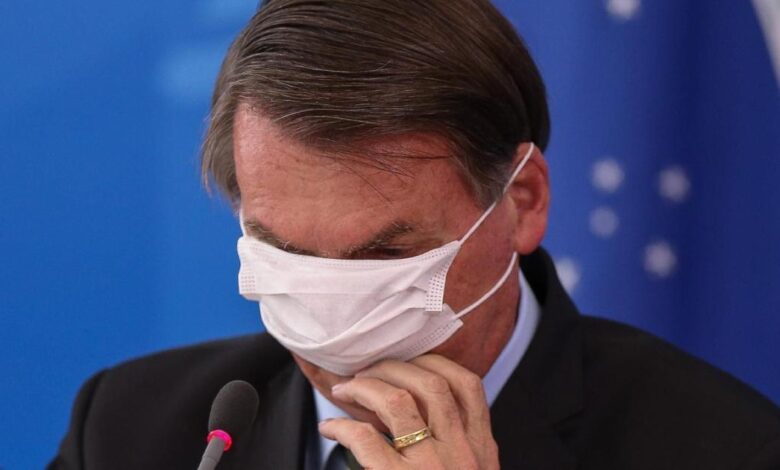 Bolsonaro veta trechos importantes da lei que obriga uso da máscara em locais públicos