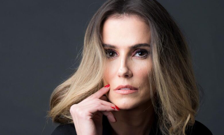 Deborah Secco fala sobre intimidade com seu marido no canal de Sabrina Sato