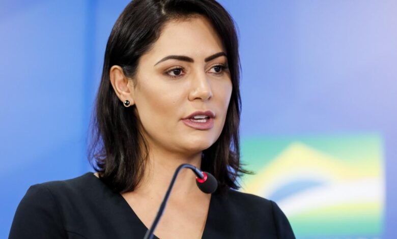 Avó de Michelle Bolsonaro apresenta piora e é intubada devido covid-19