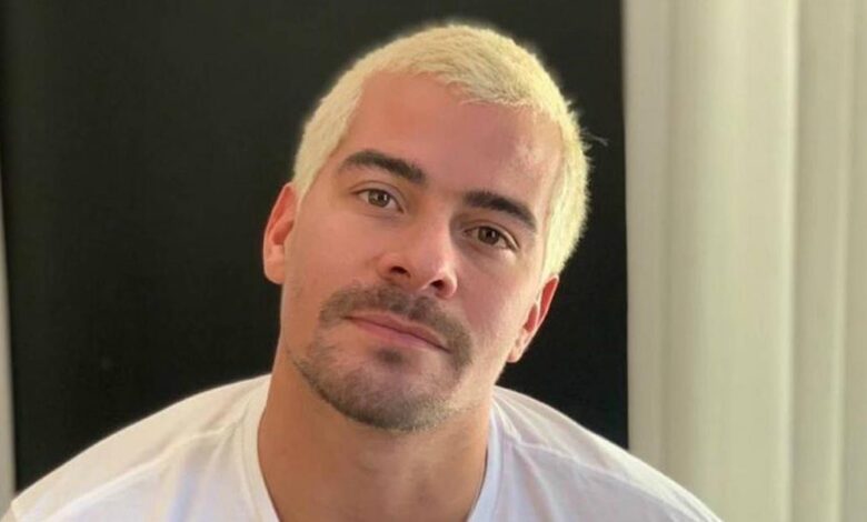 Thiago Martins dá festa em casa após criticar bares lotados e é atacado na internet