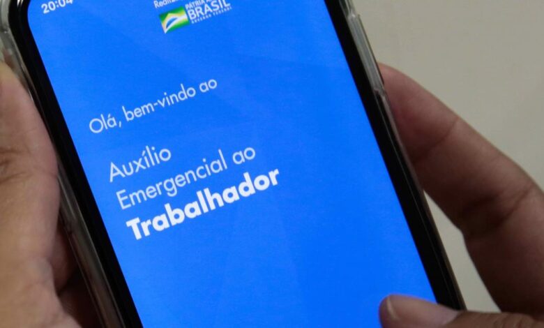 Auxílio emergencial não é suficiente para manter trabalhador em casa, diz pesquisa