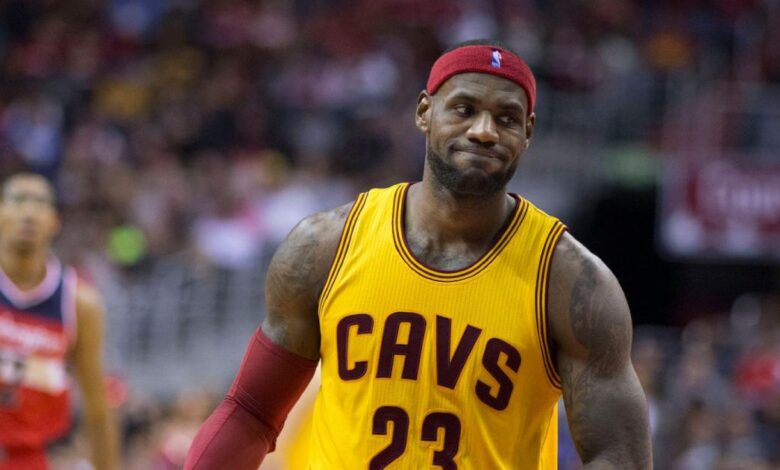 Não é verdade: de teste de Covid-19 que causa danos cerebrais a LeBron James ameaçando deixar a NBA