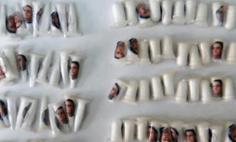 Foto de Bolsonaro é encontrada em cocaína apreendida como sinal de qualidade