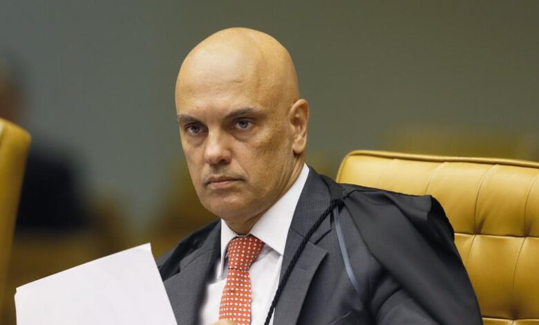 Twitter diz que irá recorrer de decisão de Morais que bloqueou conta de bolsonaristas