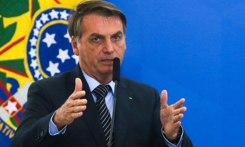 Bolsonaro critica Rede Globo no Twitter