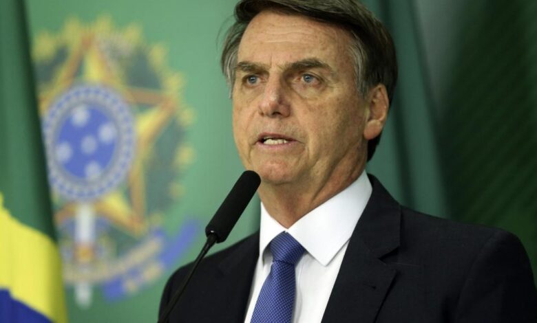 Bolsonaro divulga informação incorreta sobre Covid-19 no Facebook