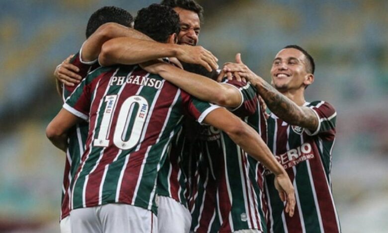 Mais objetivo, Flu vence clássico e alcança o G-4 do Brasileirão