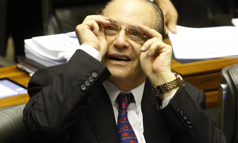 Justiça paulista bloqueia recebimento da herança da mãe de Paulo Maluf