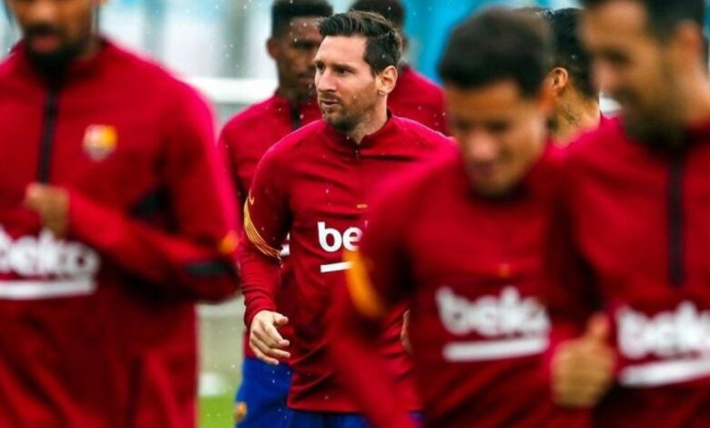 Messi volta a treinar com restante do elenco do Barcelona; Umtiti recebe alta após infecção por coronavírus
